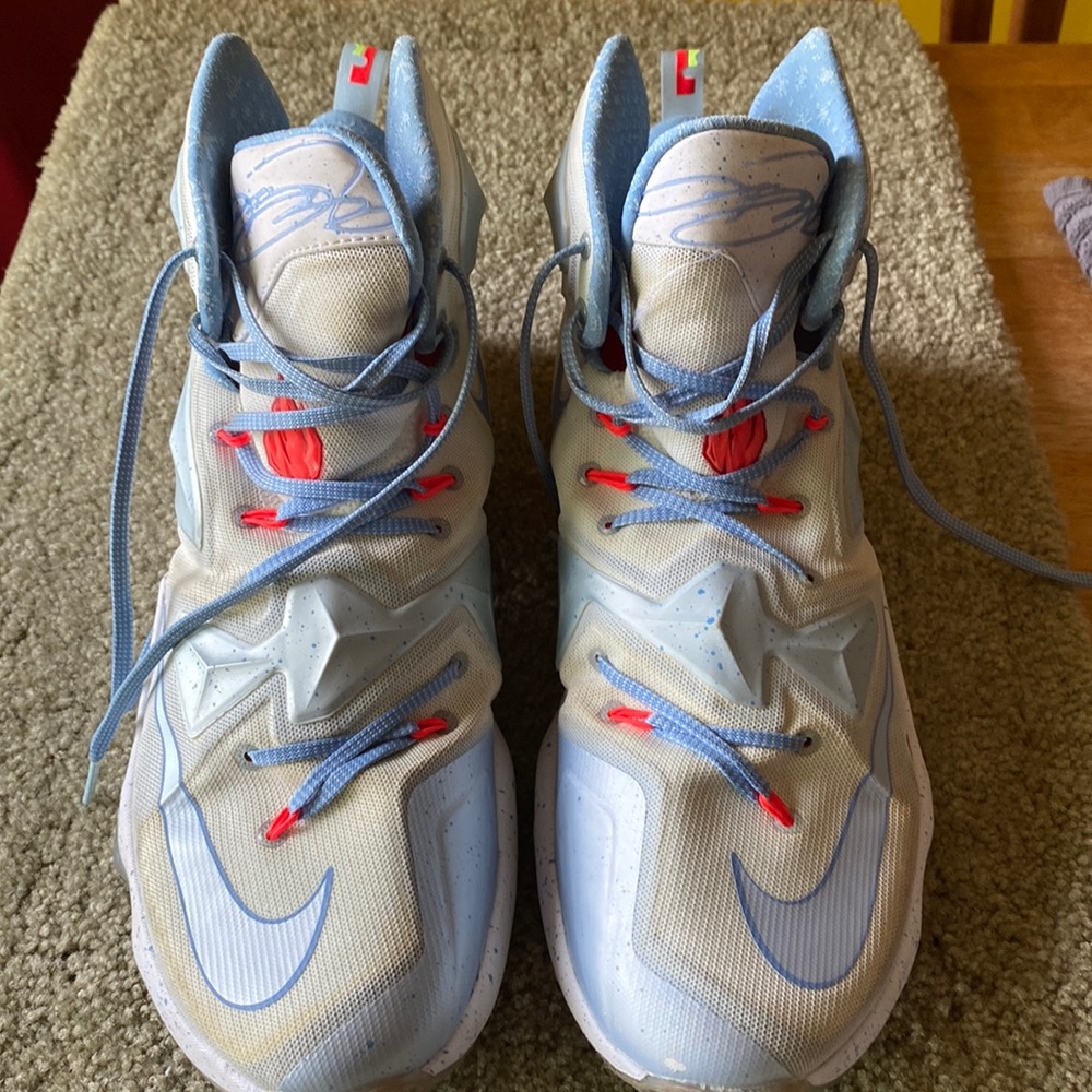 Nike Lebron Basketball Shoes size 13
